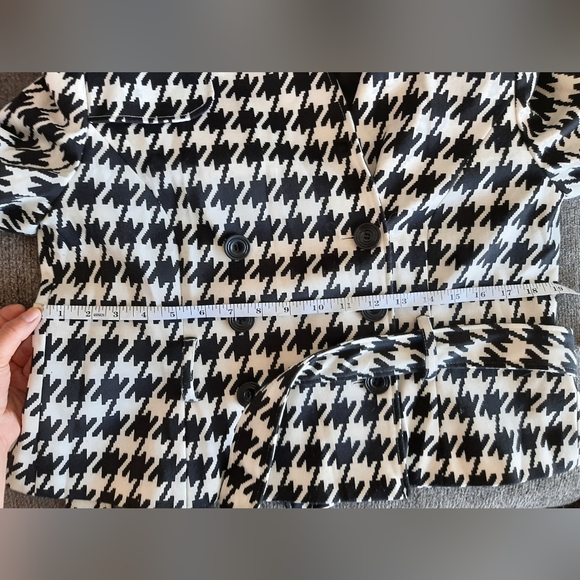 Blazer - Picture 5 of 5